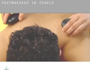 Foot massage in  Téoulé